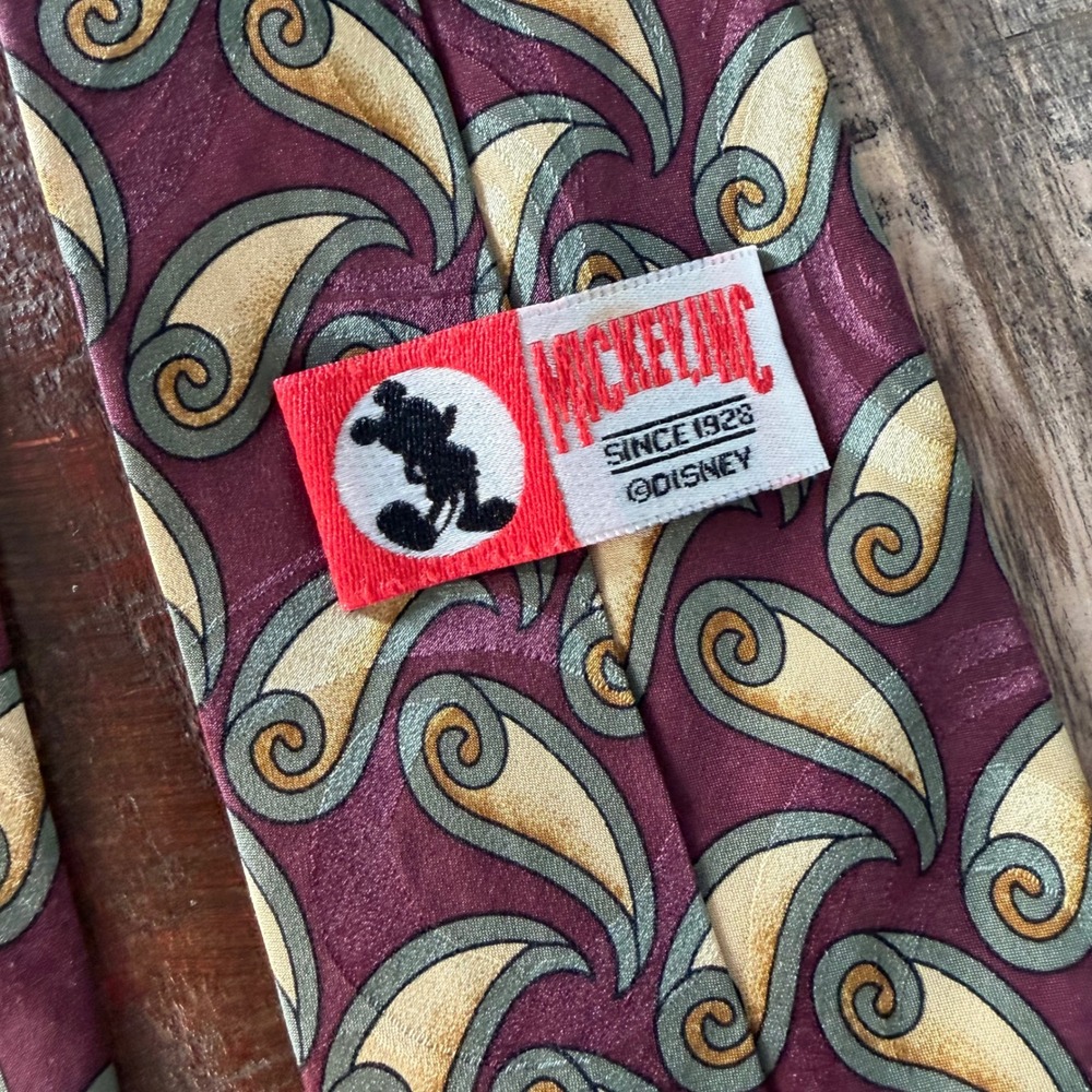Vintage Hidden Mickey with Paisley 100% Silk Maroon Tie Approx 4"W 58"L RN73469 - Picture 4 of 8